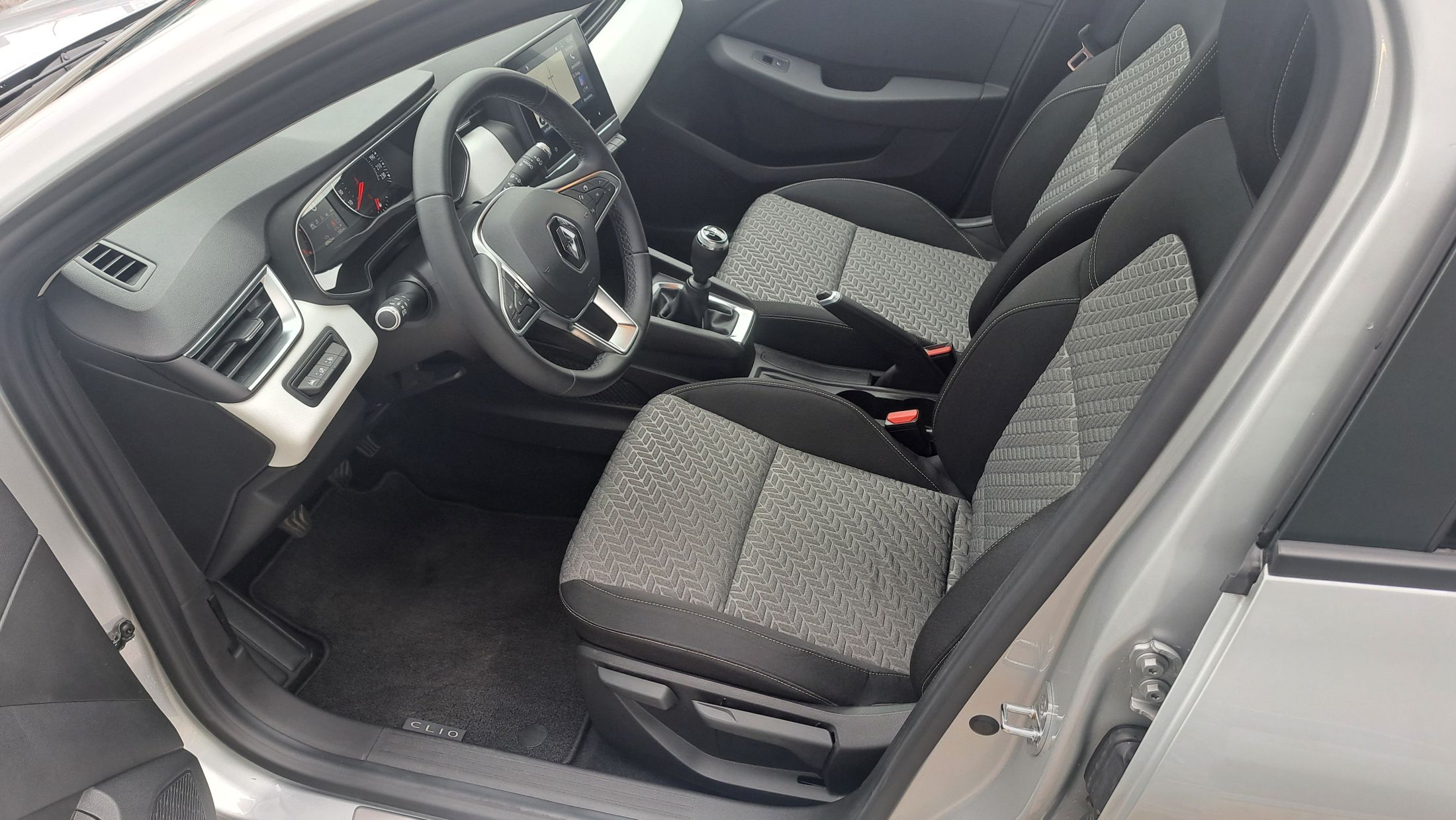 Renault Clio Limited TCe 90, airco, GPS, sensor A, camera