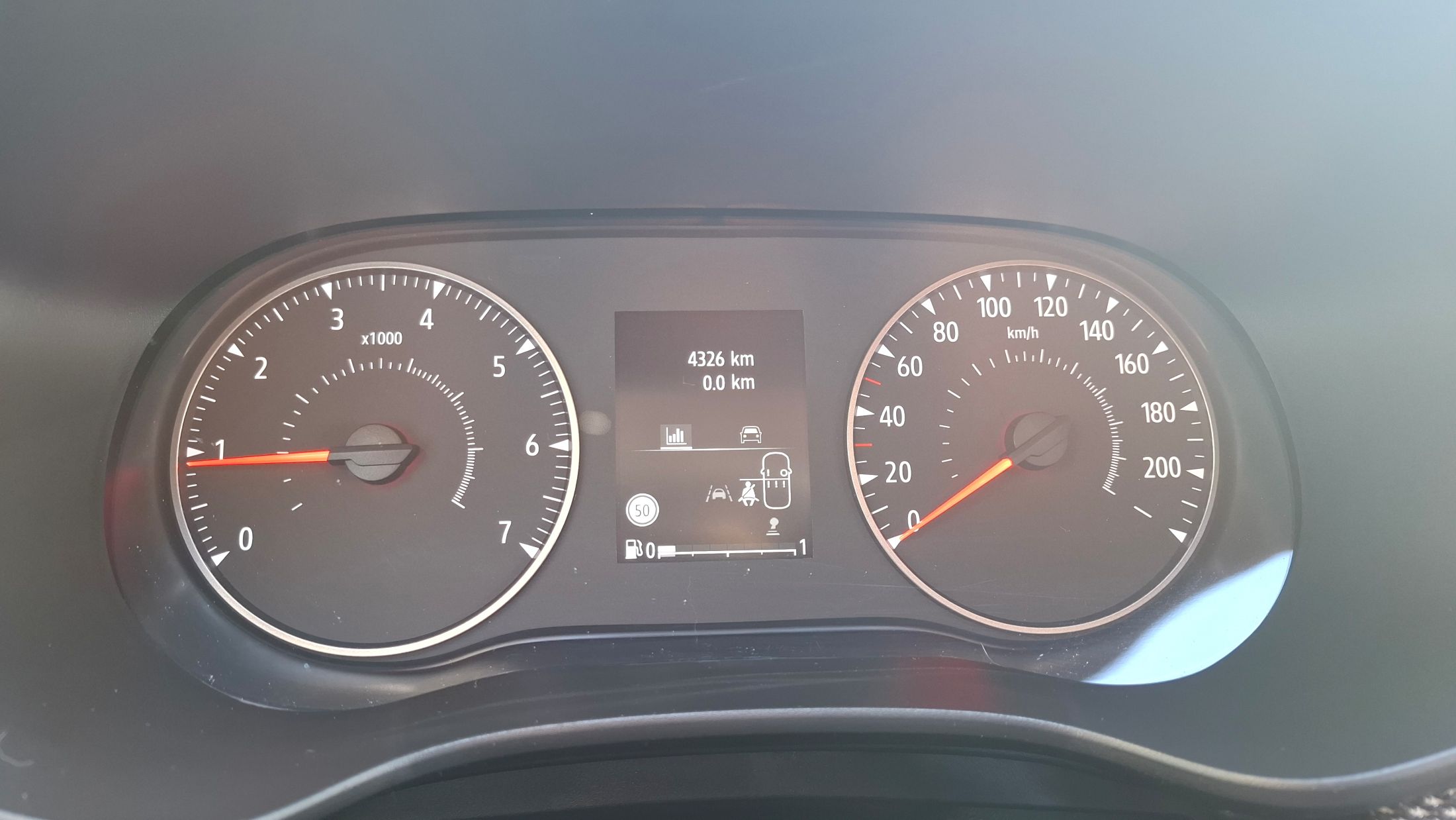 Dacia Sandero TCe 90, airco, GPS, sensoren V+A, camera, dodehoekwaarschuwing