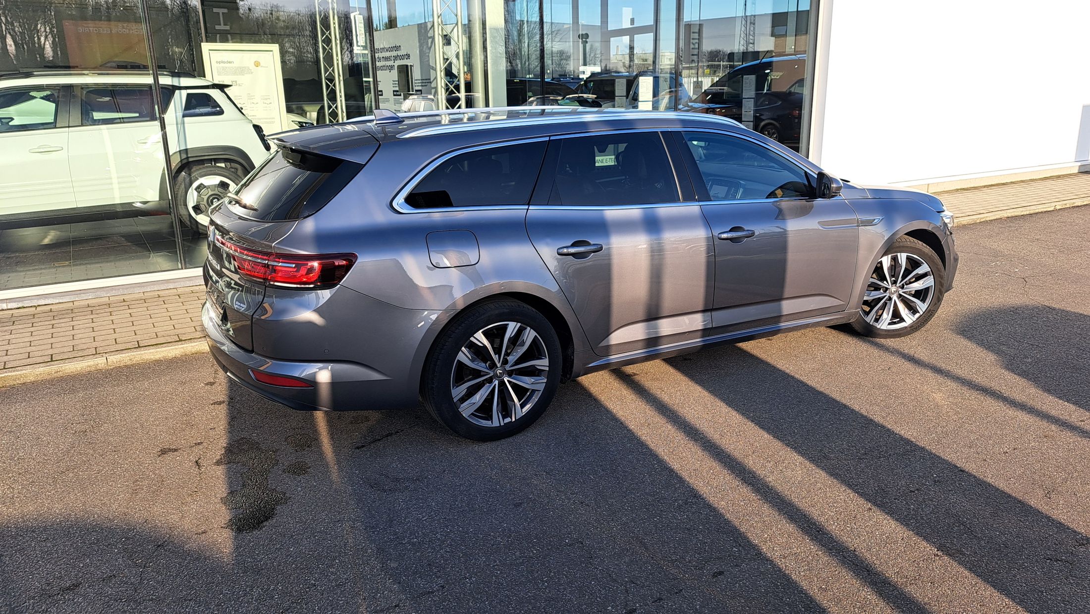 Renault Talisman GrandTour 160Pk benzine AUTOMAAT, wegklapbare trekhaak