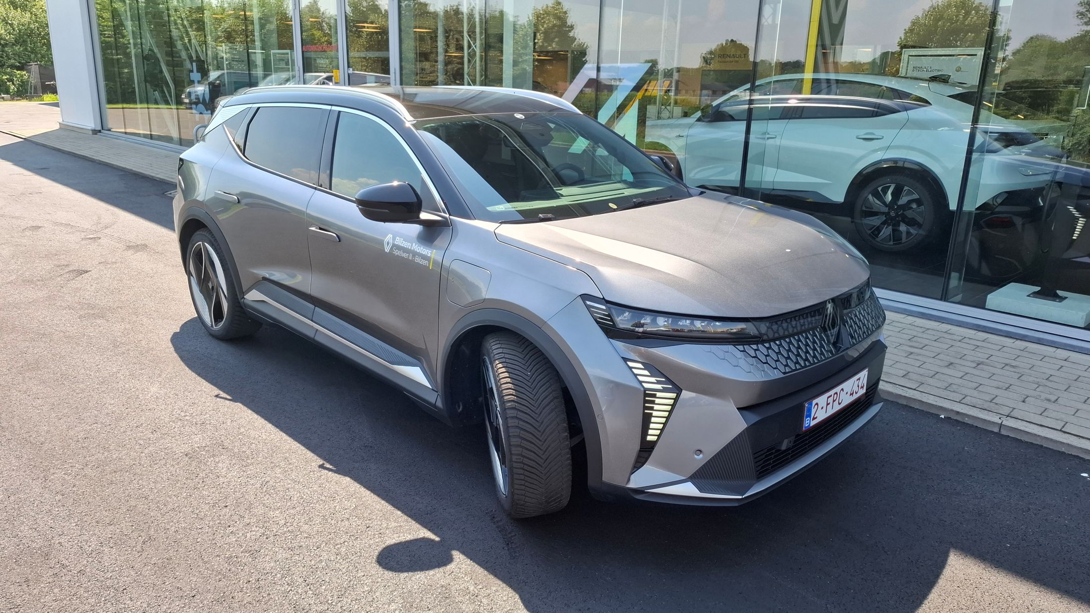 Renault Scenic E-Tech electric Iconic 220 hp long range DEMO