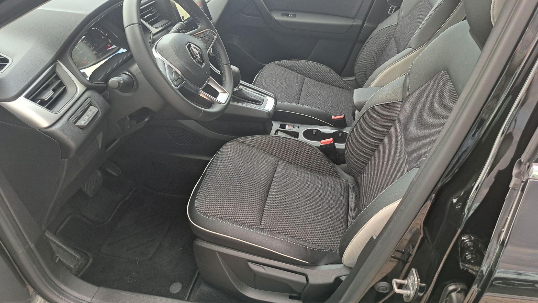 Renault Captur 140Pk AUTOMAAT, airco, GPS, sensoren V+A, camera